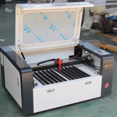 Desktop des Petit CO2 Laser-Schneider-Graveur-6040 für Nichtmetall-Materialien